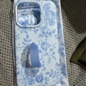 Blue toile loopy iPhone 15 pro